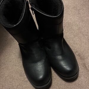 Leather side zipper boots